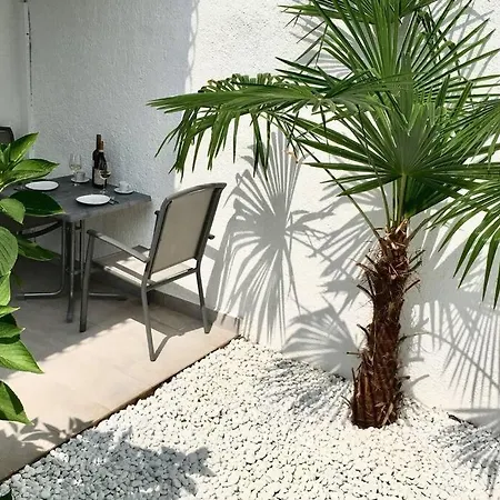 White Studio Opatija 아파트 오파티아